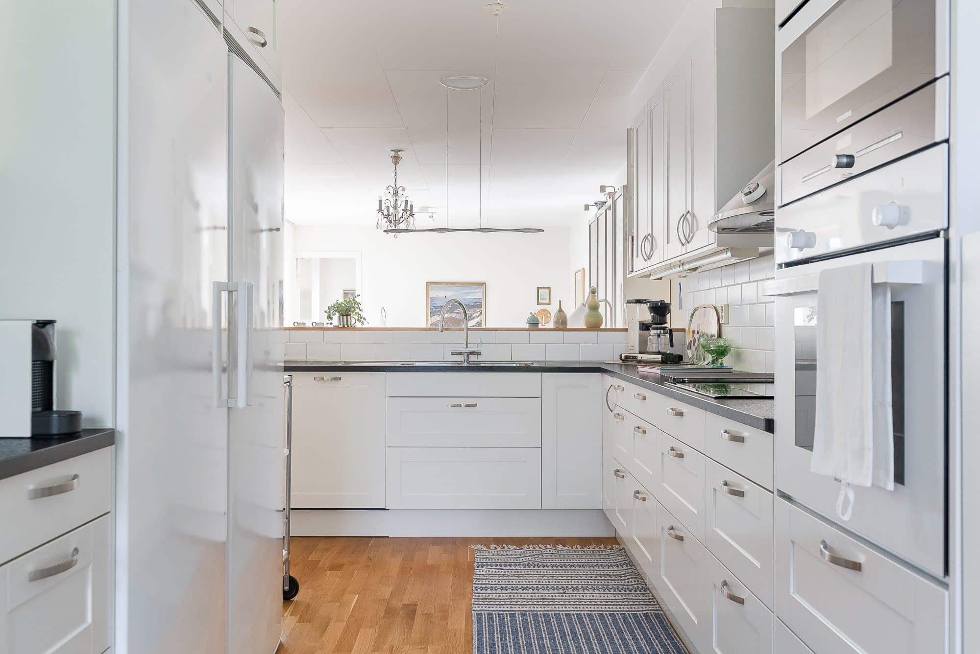 Hur väljer man mäklare? 5 saker du måste jämföra (2026)